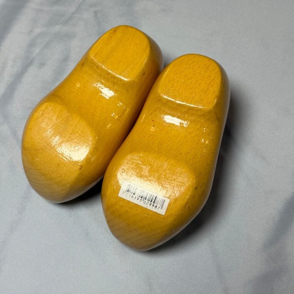 Dutch Decorative Mini Clogs - Picture 3 of 5